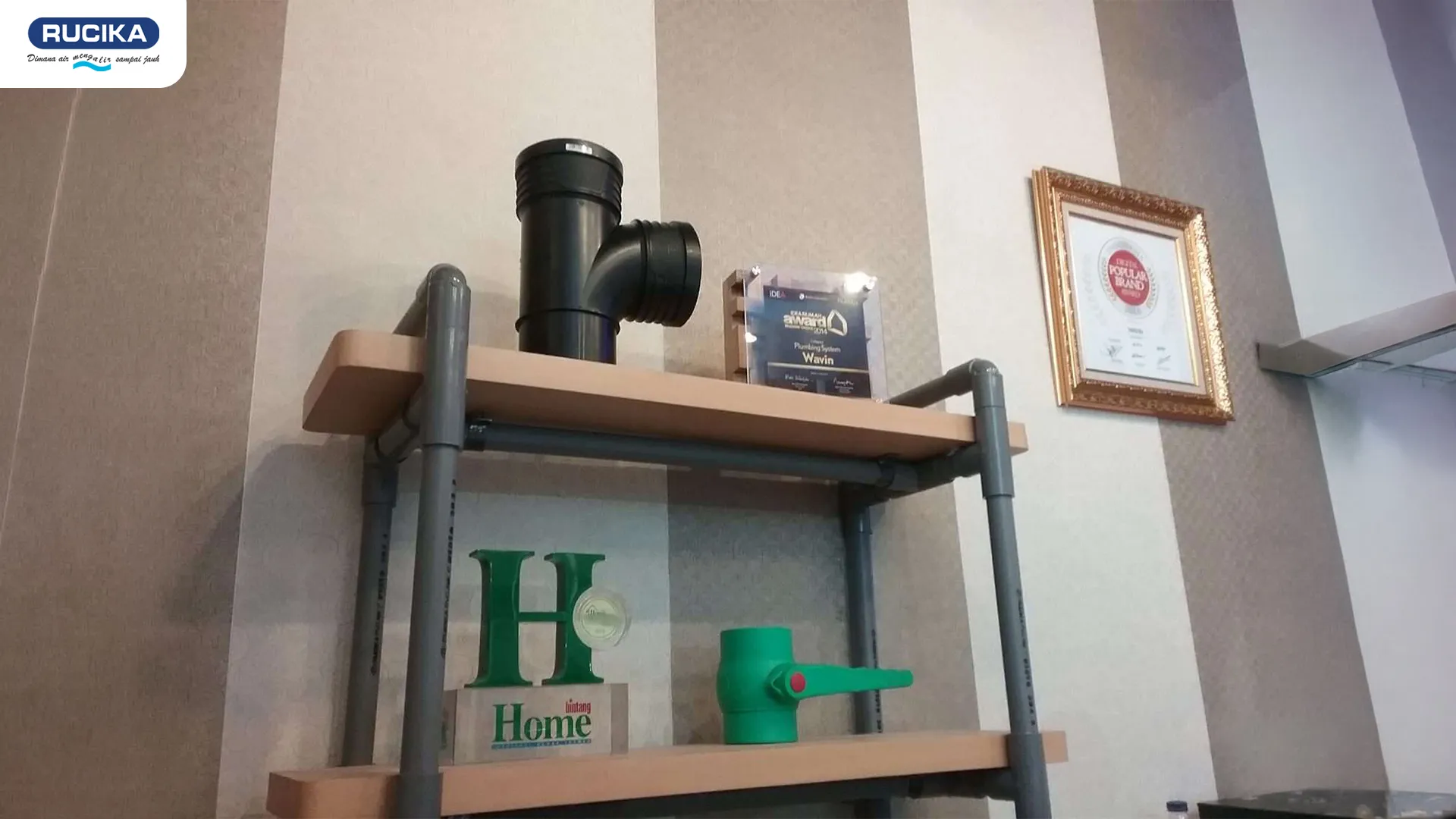 DIY pipa menjadi rak vertikal