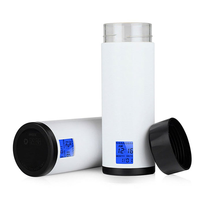 This Smart Drinking Water Bottle Reminds You to Stay Hydrated PT