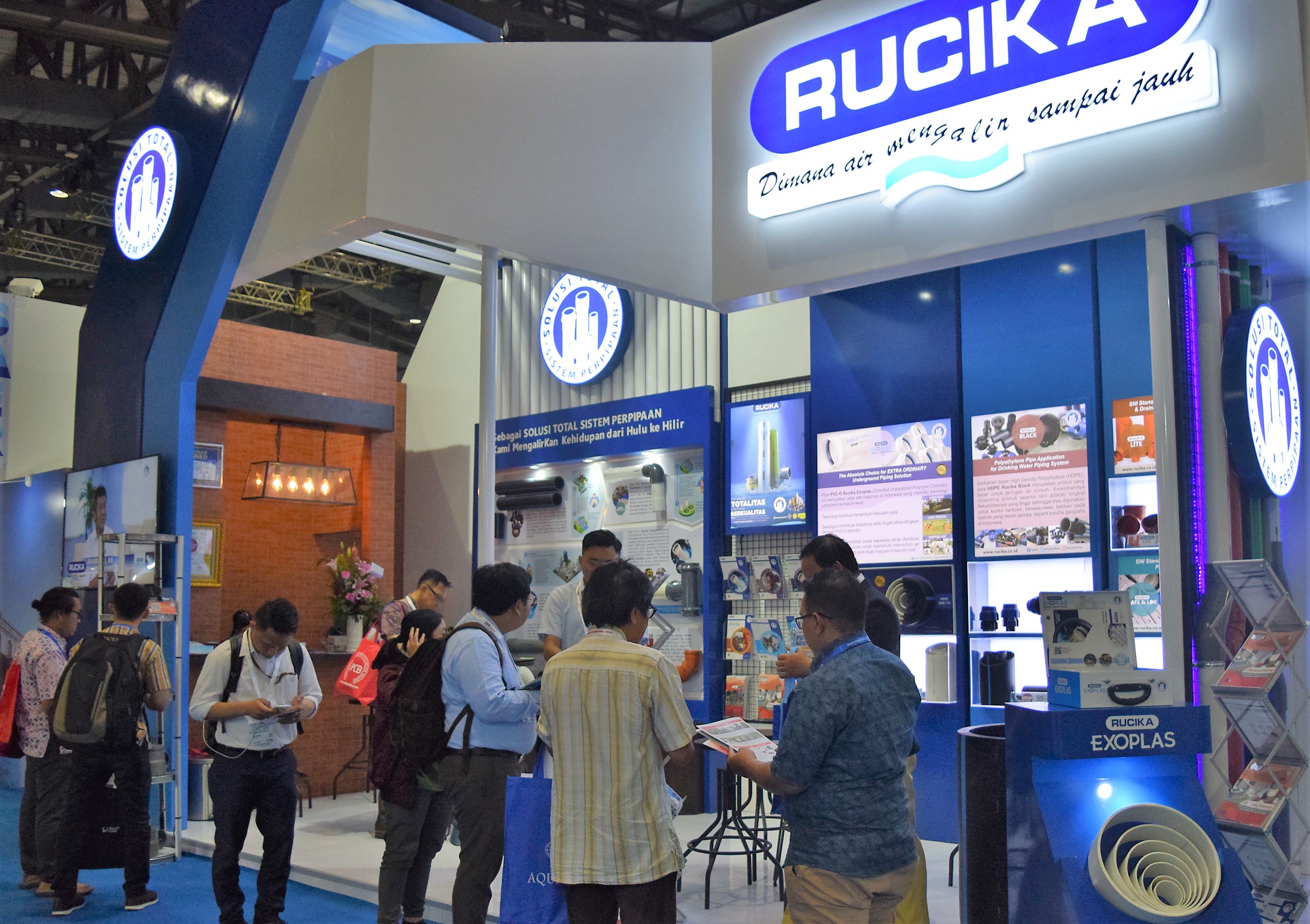 Mengikuti acara Indowater