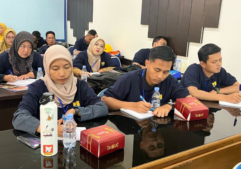 Peserta Diklat DPUPR Garut mengikuti pelatihan perpipaan